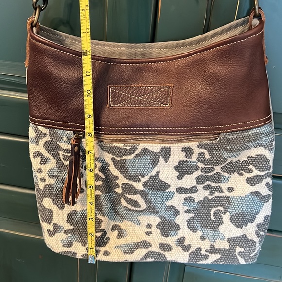 COPY - Myra Bag Iconic Tote Bag - Picture 6 of 8